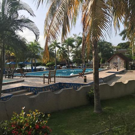 Akosombo Continental Hotel Екстер'єр фото