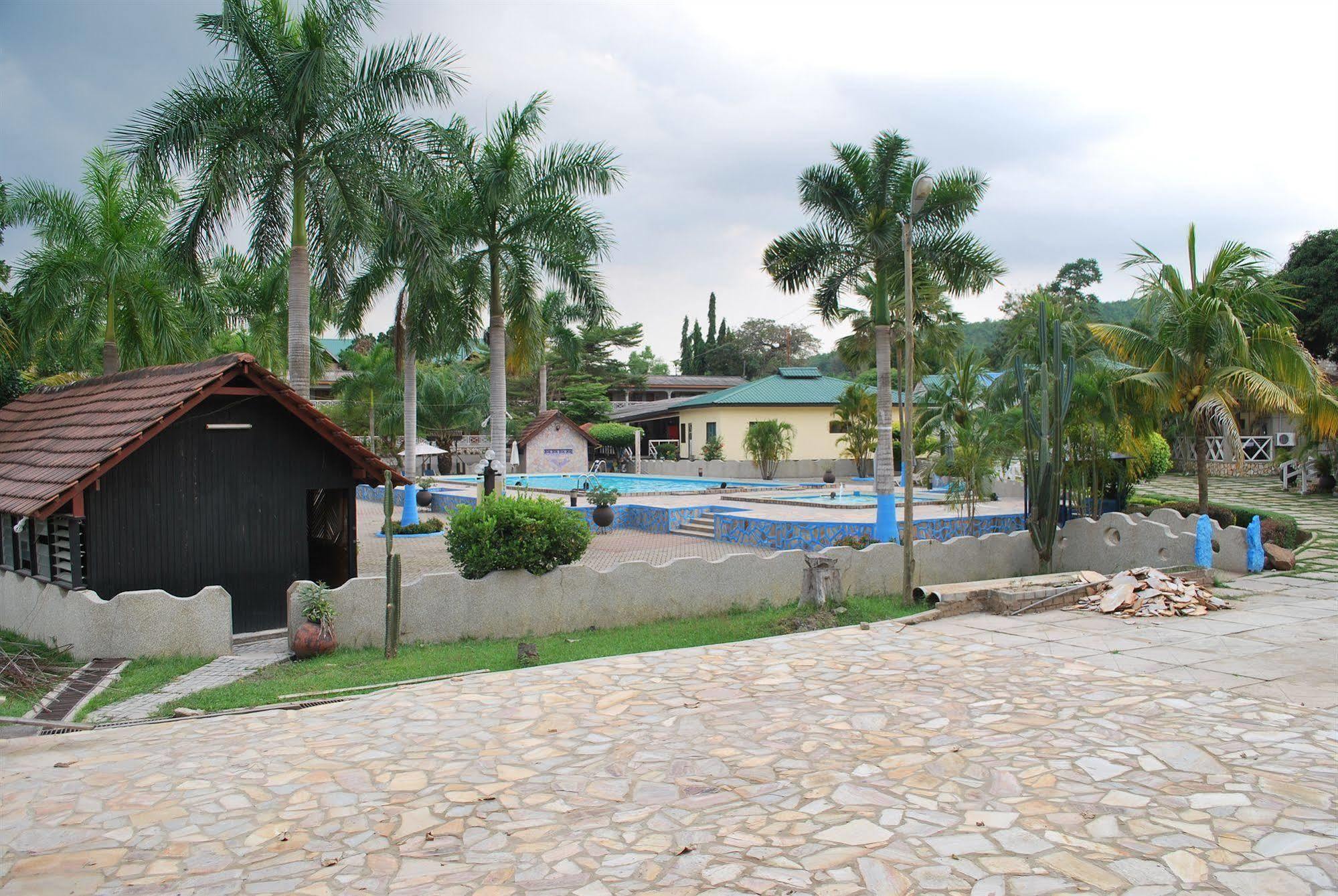 Akosombo Continental Hotel Екстер'єр фото