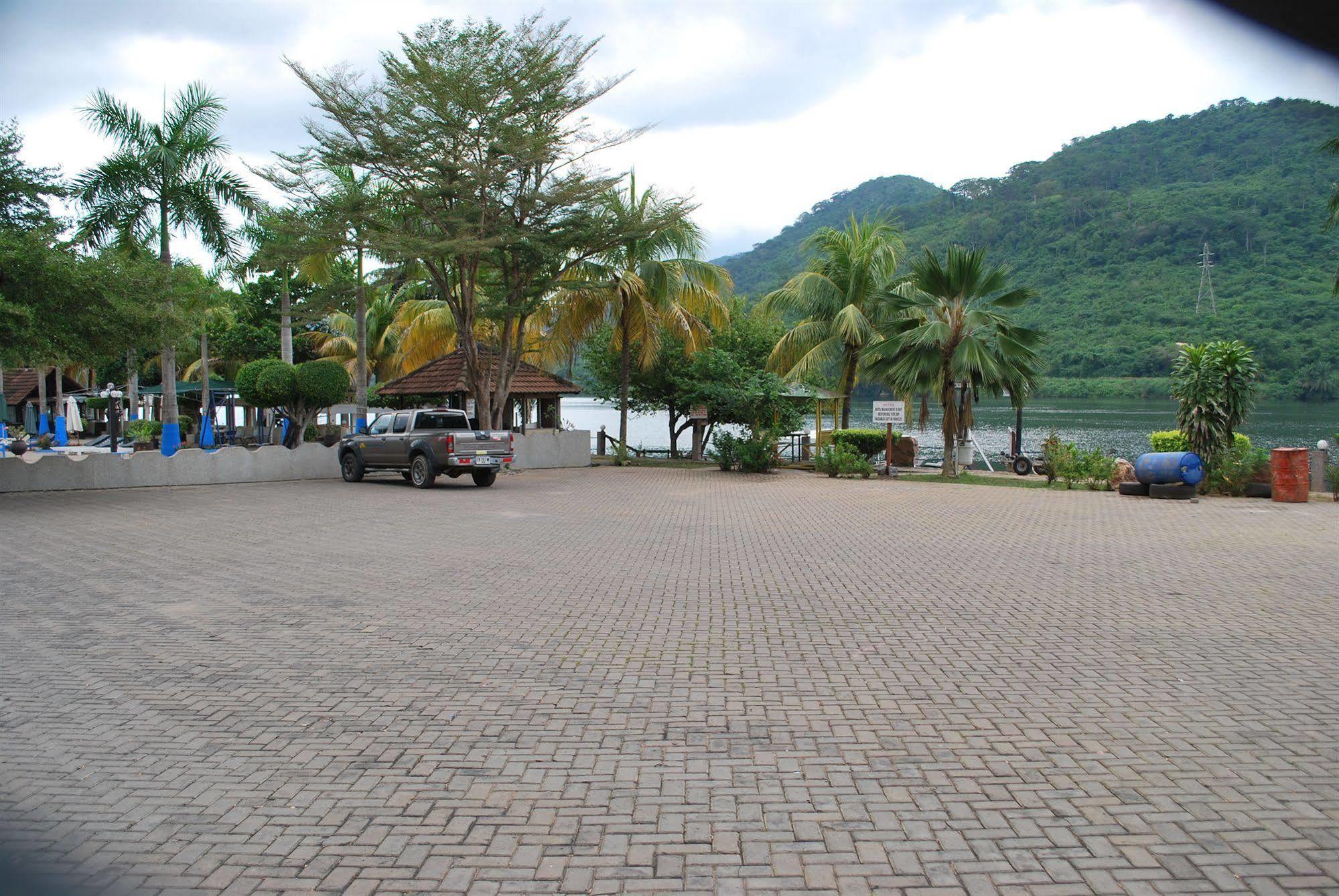 Akosombo Continental Hotel Екстер'єр фото