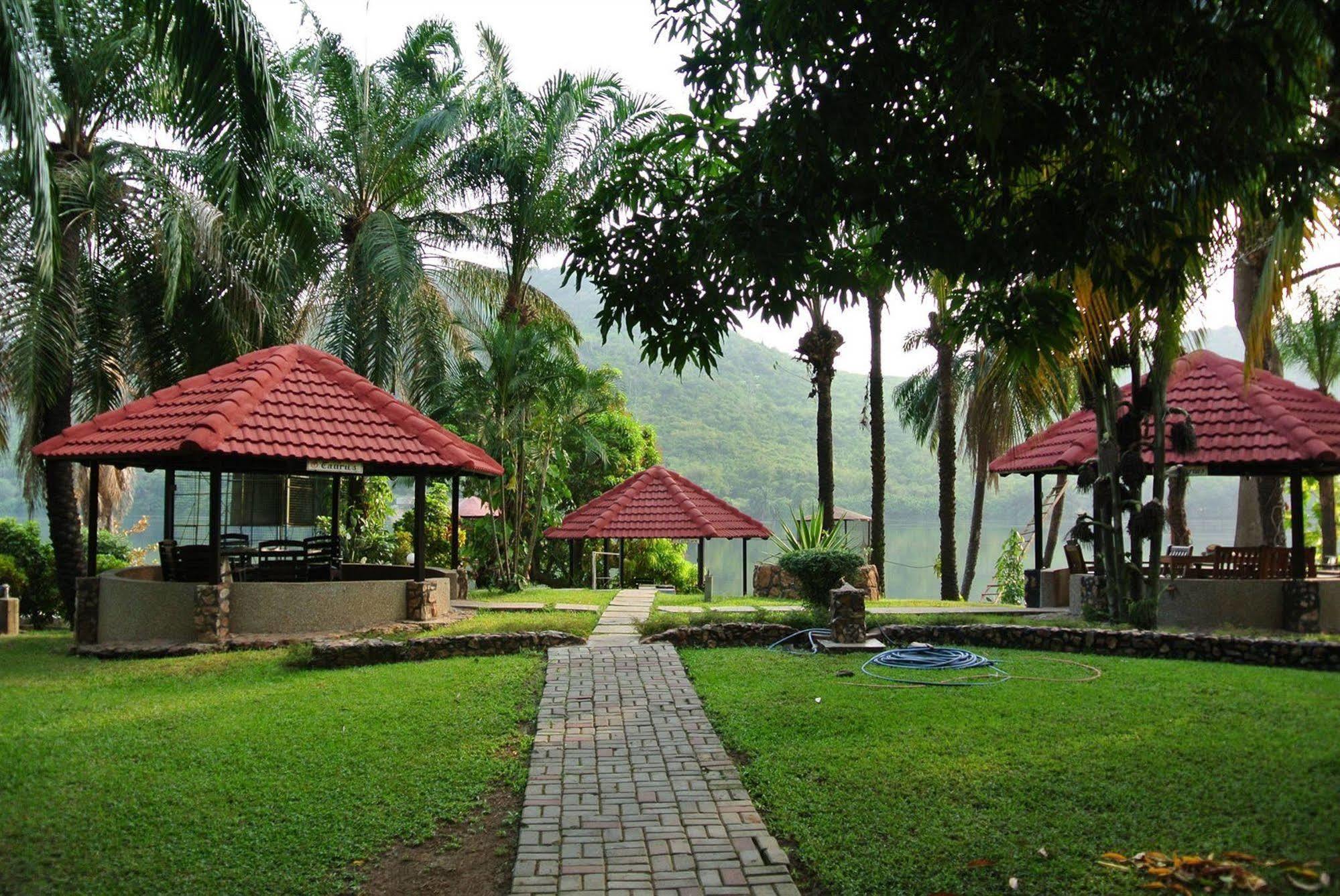 Akosombo Continental Hotel Екстер'єр фото