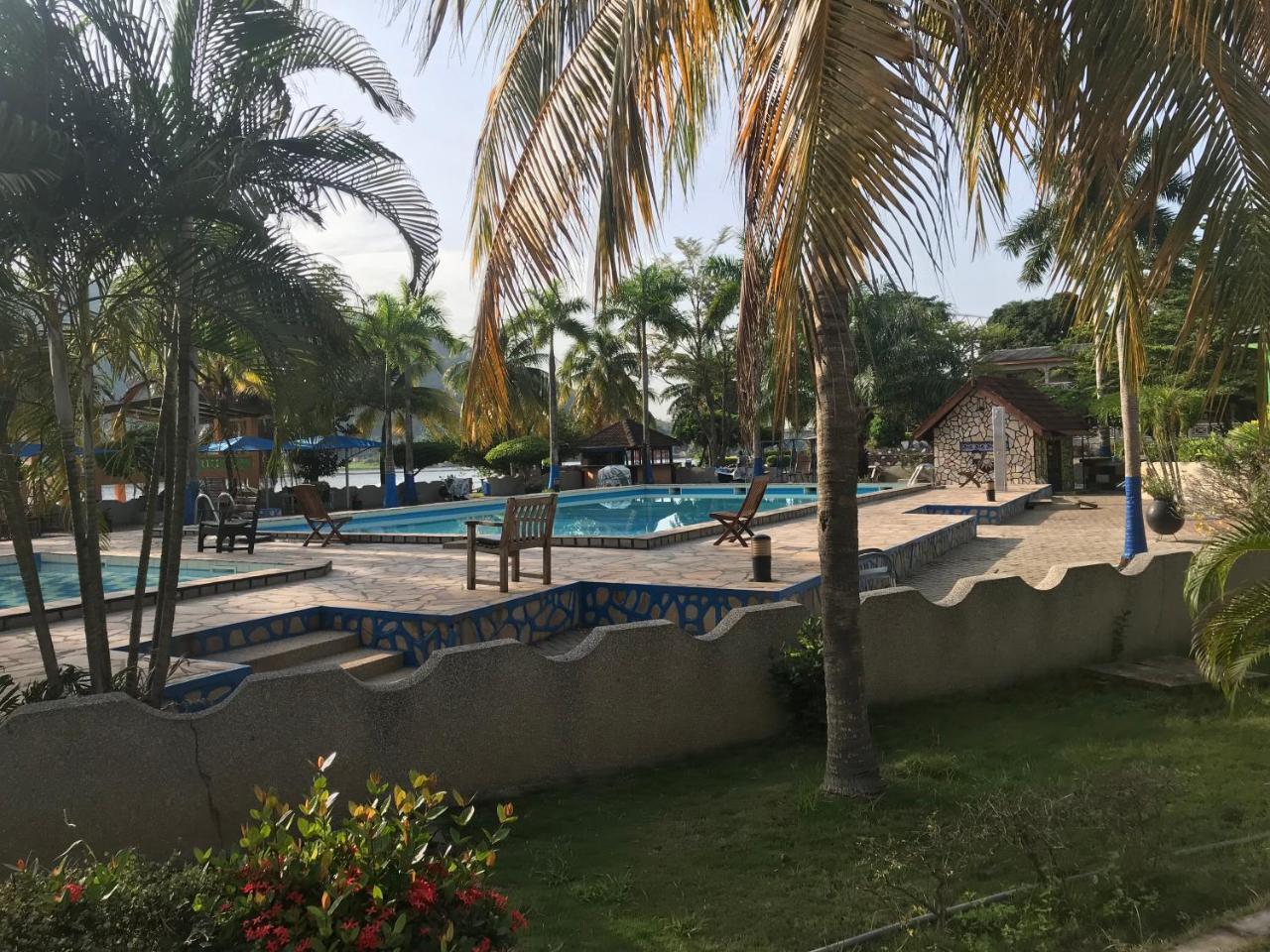 Akosombo Continental Hotel Екстер'єр фото