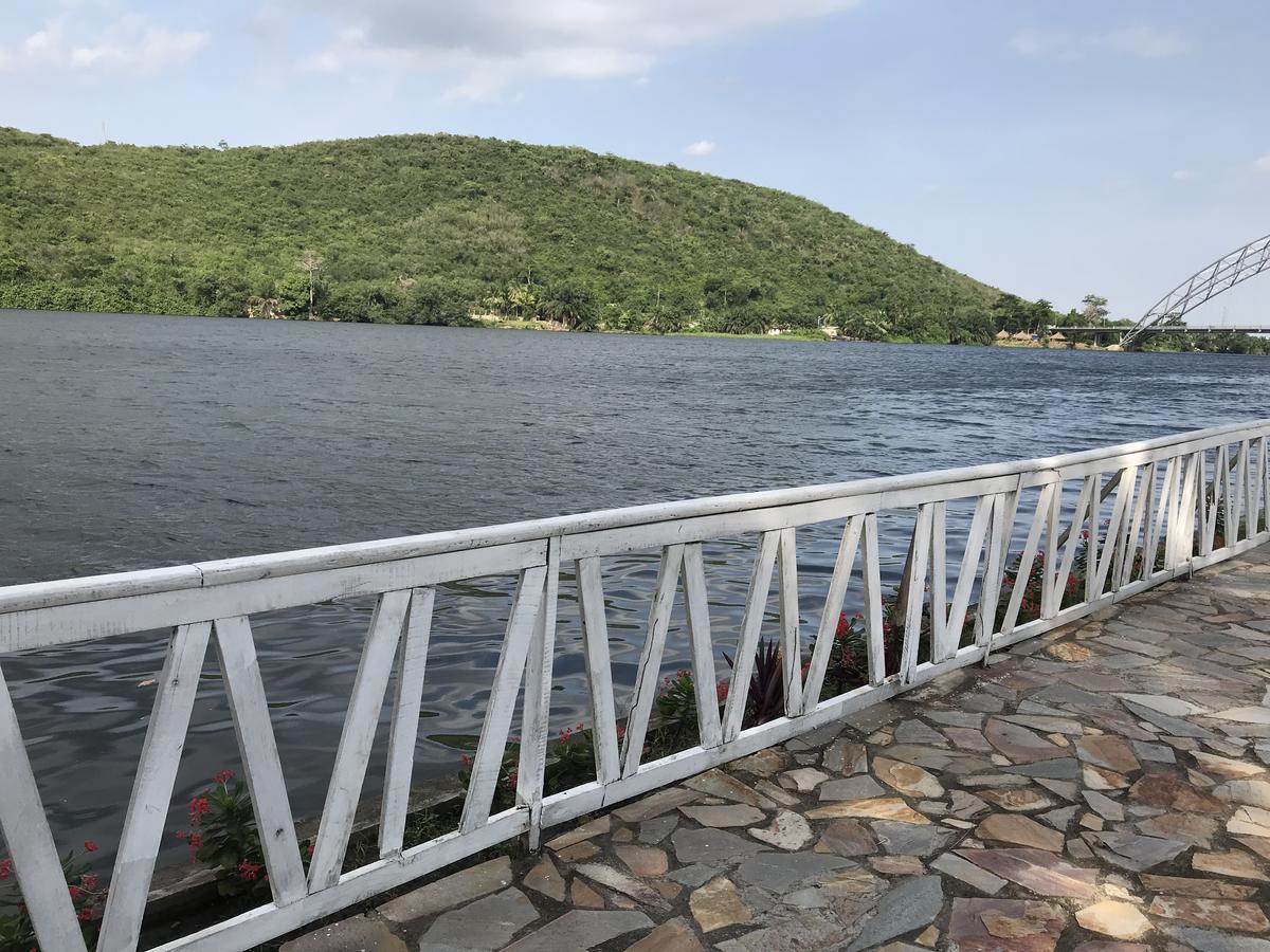 Akosombo Continental Hotel Екстер'єр фото